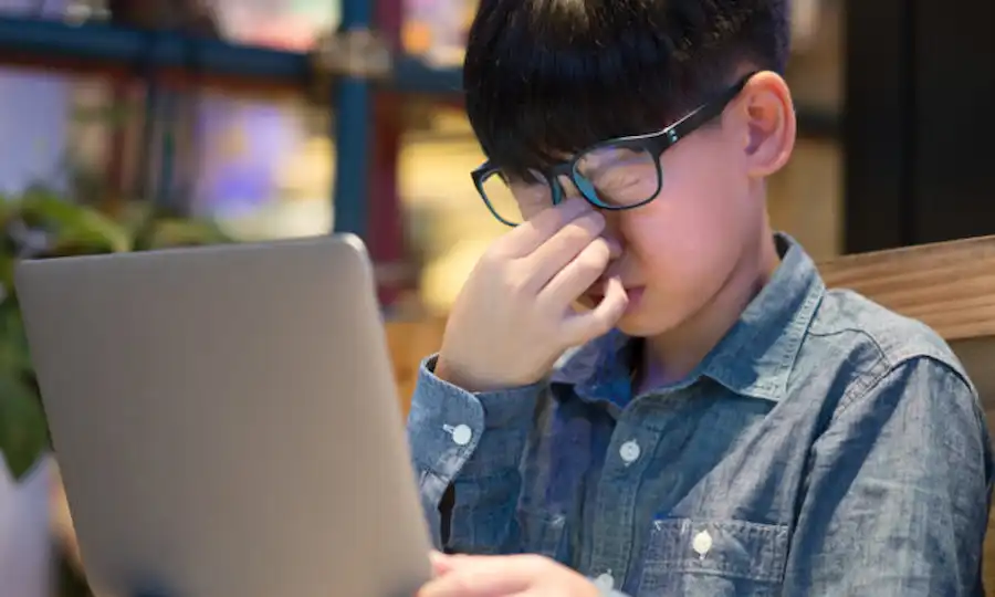 INNOSMART giúp giảm nguy cơ cận thị học đường nhờ công nghệ bảo vệ mắt