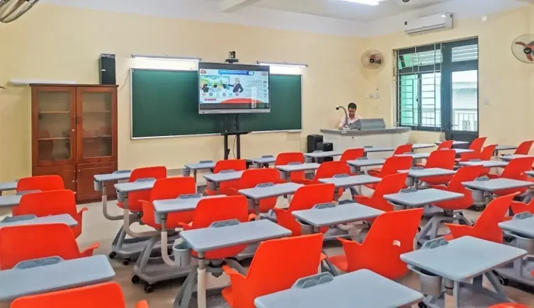 Phòng học số Trường Tiểu học Núi Thành