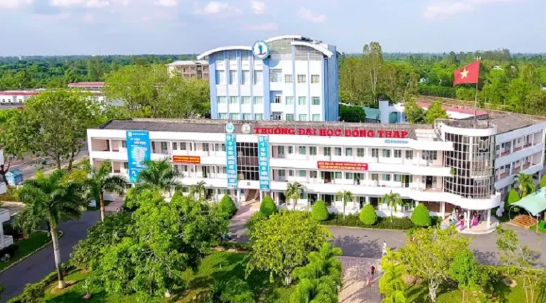 Phòng học ngoại ngữ thông minh trường Đại Học Đồng Tháp