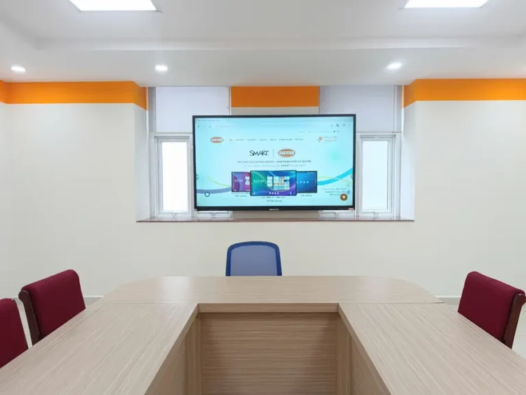 Phòng họp thông minh Trường Đại học Công nghệ TP.HCM (HUTECH)