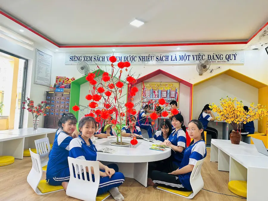 Thư viện số thông minh Trường THCS Đỗ Thúc Tịnh, Đà Nẵng 4 z7517872220360 d572288c5ab4ca0da3aaba34dae57d59